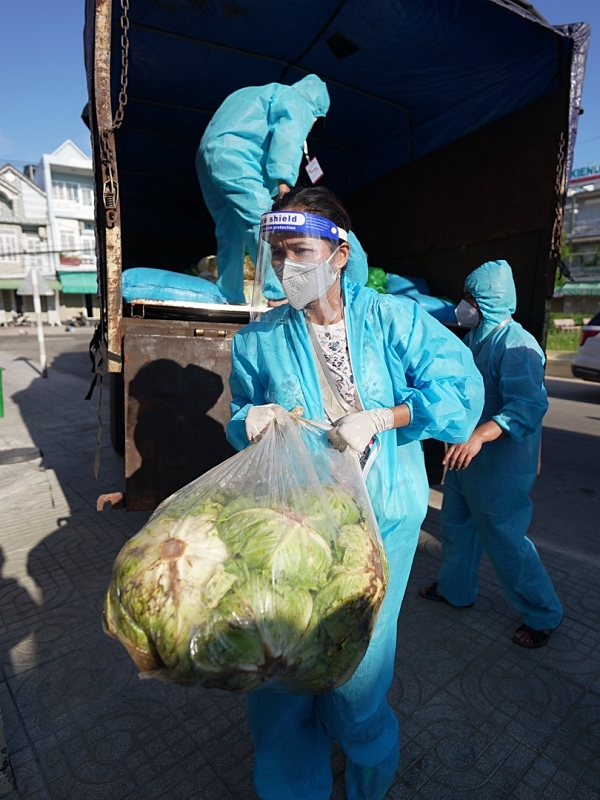 H'Hen Niê - Đỗ Thị Hà: 2 'Hoa hậu nông dân' của Việt Nam, vươn ra thế giới vẫn không quên nguồn cội - Ảnh 5