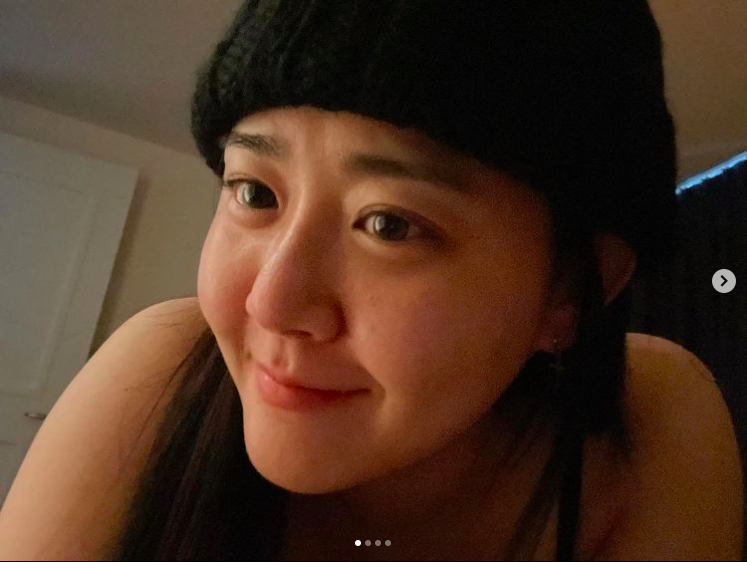 Mặt mộc mịn màng, trẻ trung của 'em gái quốc dân' Moon Geun Young ở tuổi U40 - Ảnh 2