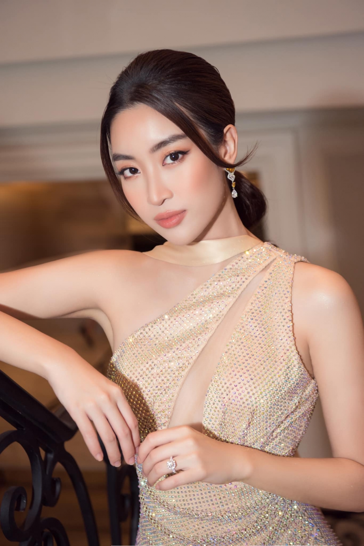 Đỗ Mỹ Linh là ai? Hoa hậu Việt Nam vướng nghi vấn hẹn hò 'thiếu gia nghìn tỷ' nhà bầu Hiển - Ảnh 8