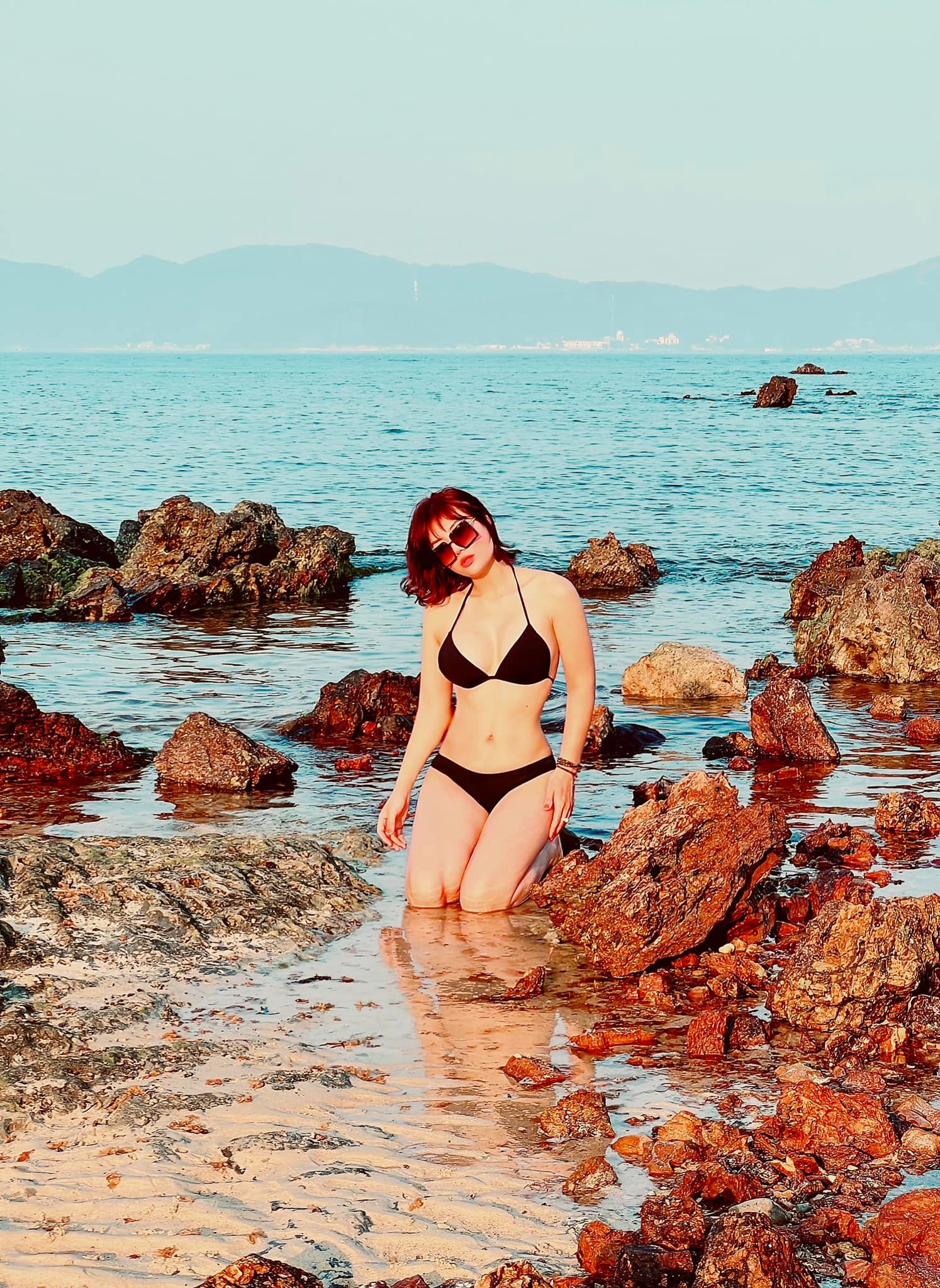 Loạt ảnh diện bikini gợi cảm của Thanh Hương.