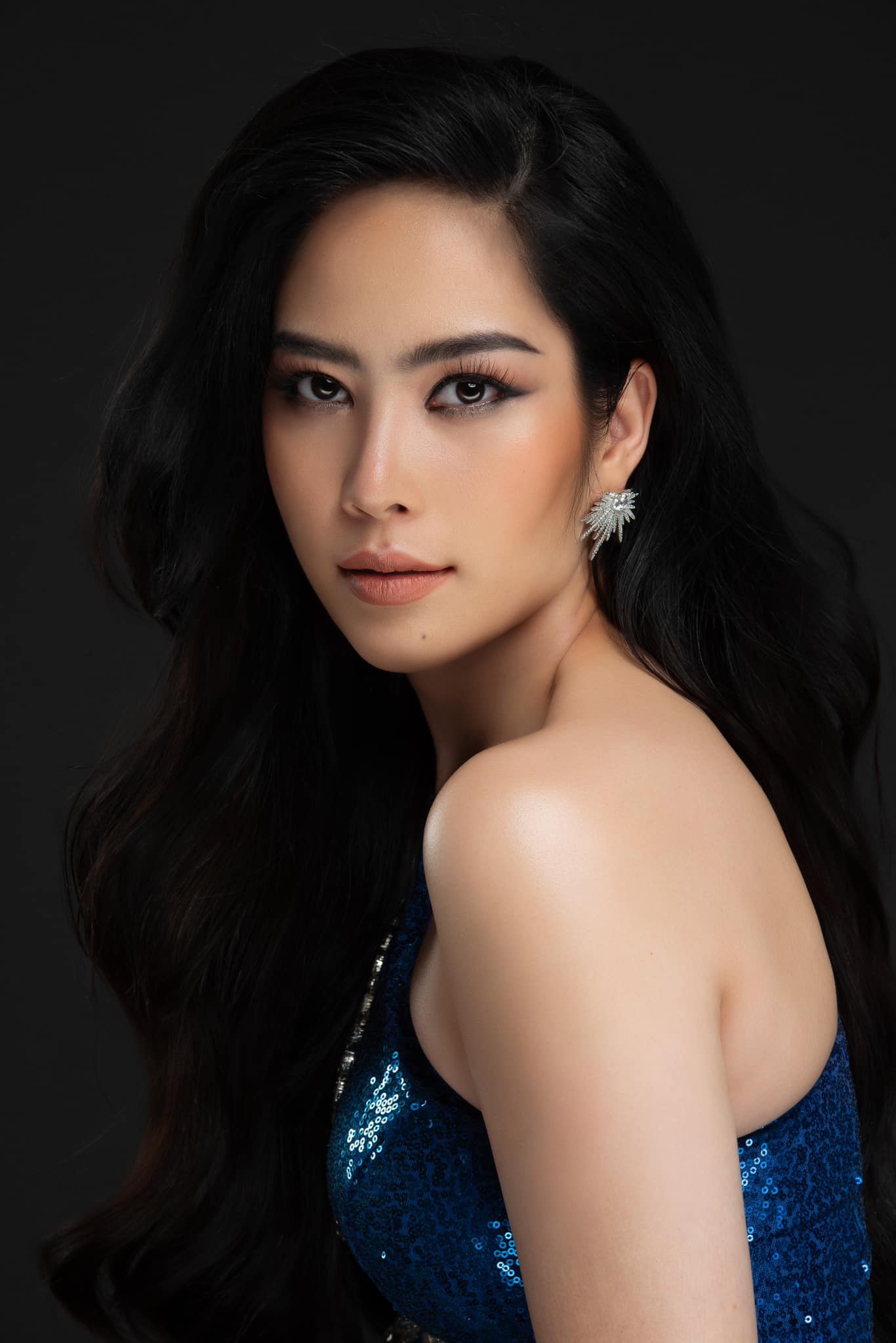 Ưu điểm và bất lợi của Nam Em tại Miss World Vietnam 2022: Quá khứ với Trường Giang có ảnh hưởng? - Ảnh 1