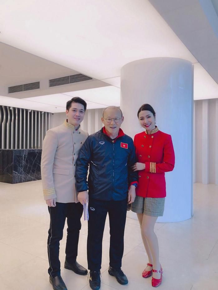 Nữ tiếp viên trưởng chiến thắng bệnh lao phổi thi Hoa hậu Hoàn vũ Việt Nam 2022 - Ảnh 2