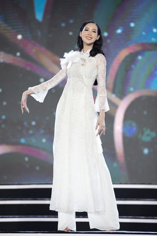 Cô gái đầu tiên vào Top 20 Hoa hậu Thế giới VN 2022: Cao 1m85, trình tiếng Anh bỏ xa Lương Thùy Linh - Ảnh 4