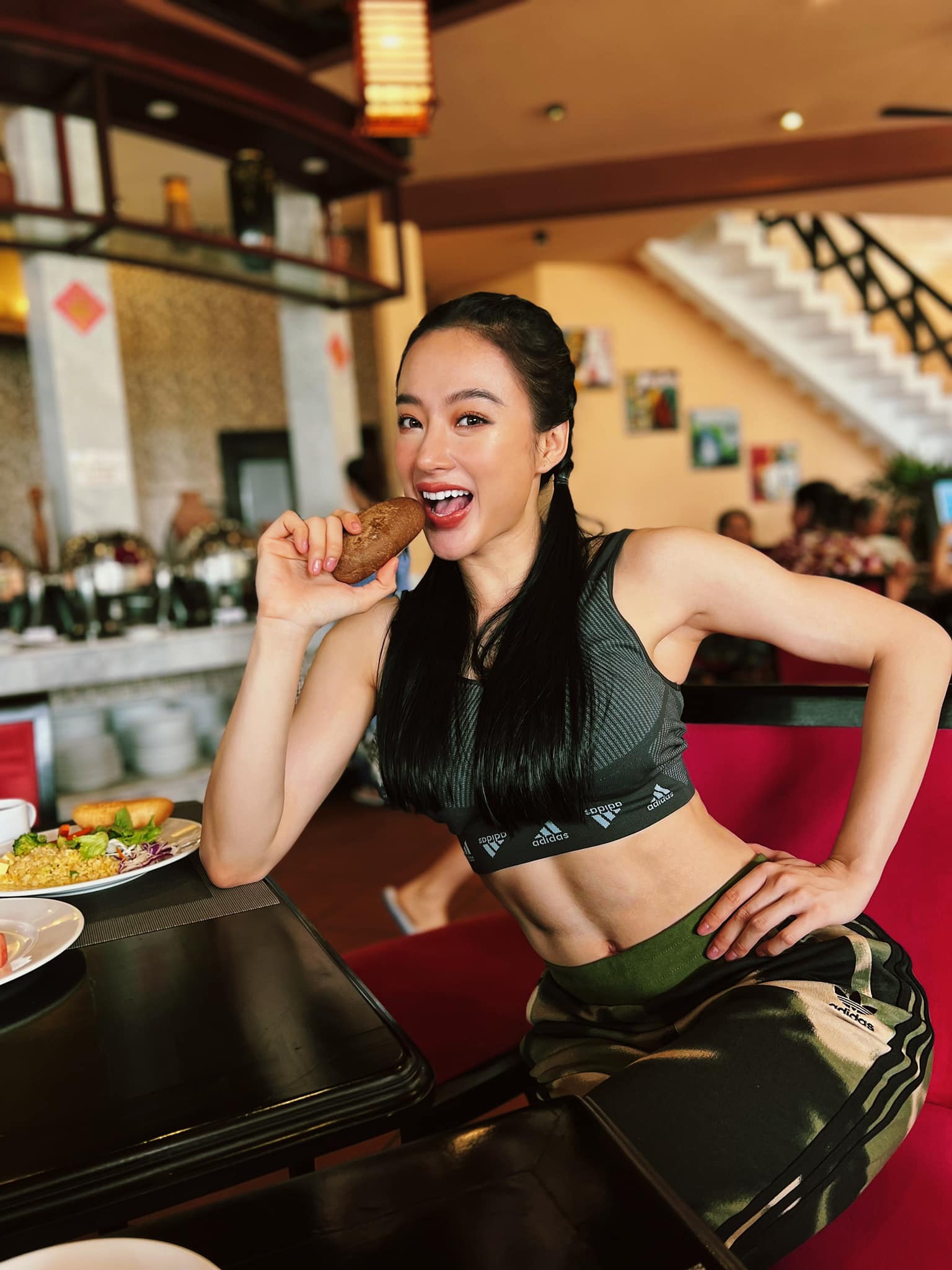Angela Phương Trinh tập gym, ăn chay trường để giữ sức khỏe, vóc dáng.