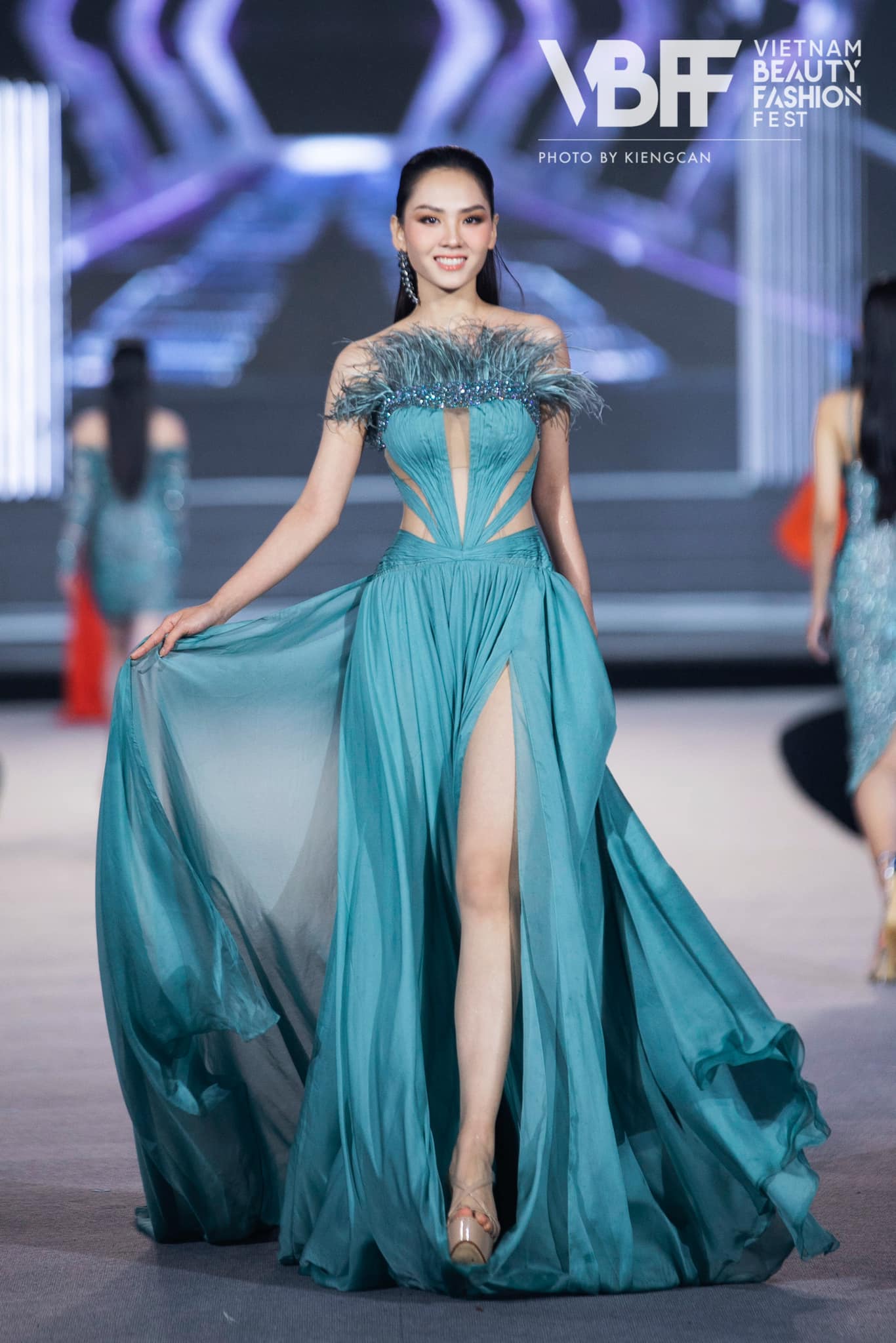 Người đẹp Miss World Vietnam 2022 là gia sư tiếng Anh của con trai Lệ Quyên vừa đạt IELTS 8.0 - Ảnh 3