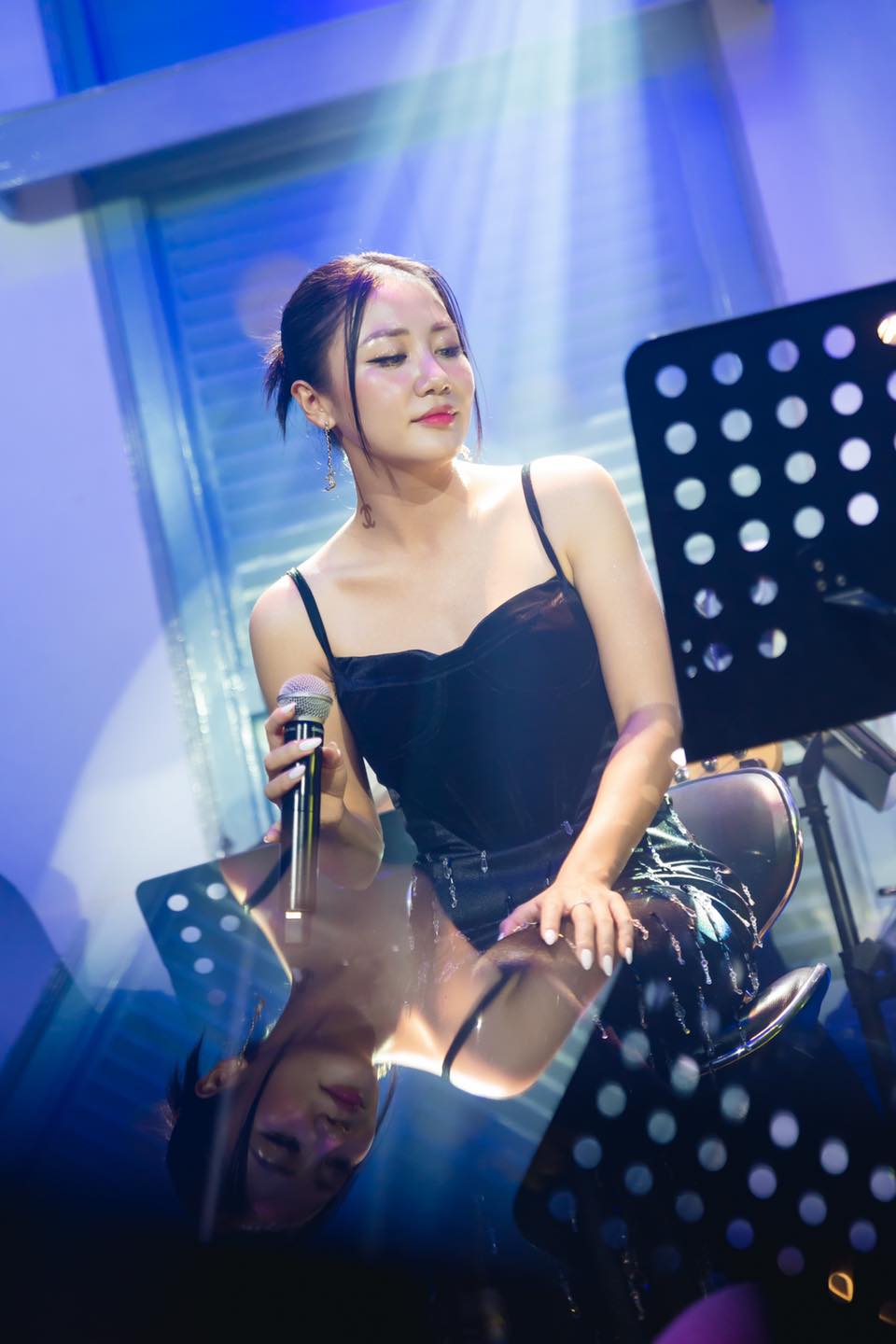 Văn Mai Hương là ai? Á quân Vietnam Idol 2010, sự nghiệp thành công, tình sử phong phú - Ảnh 10