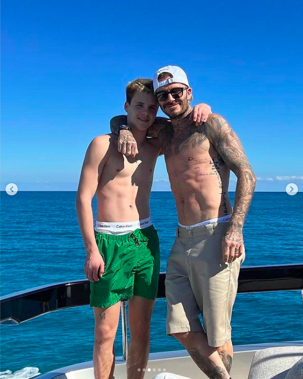 David Beckham mừng sinh nhật bên vợ con, thân hình U50 lực lưỡng hơn cả con trai 20 tuổi - Ảnh 2