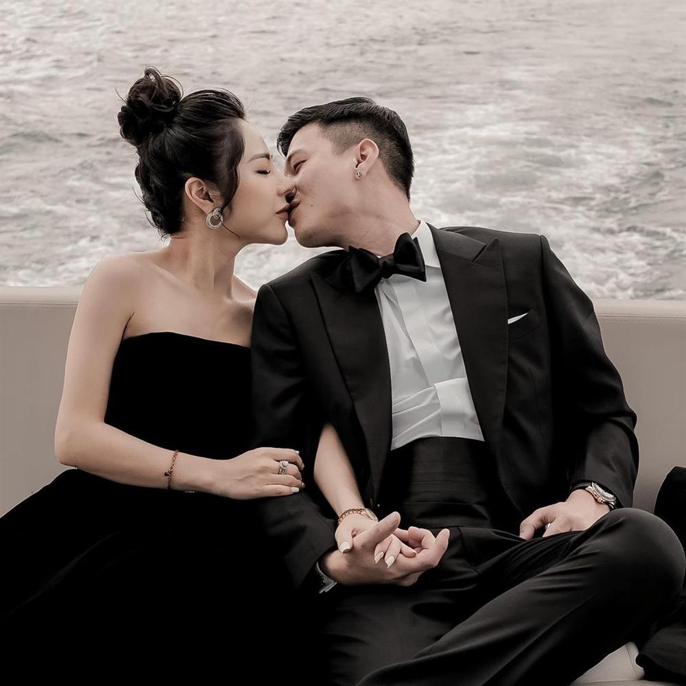 Huỳnh Anh và Bạch Lan Phương hạnh phúc sau hơn 1 năm hẹn hò.