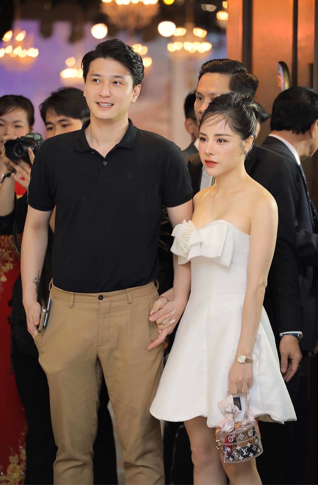 Huỳnh Anh liên tục giục bạn gái tổ chức đám cưới.