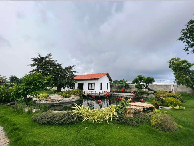 Nhã Phương đón sinh nhật tuổi 32 cùng hội bạn thân ở nhà vườn tiền tỷ - Ảnh 6