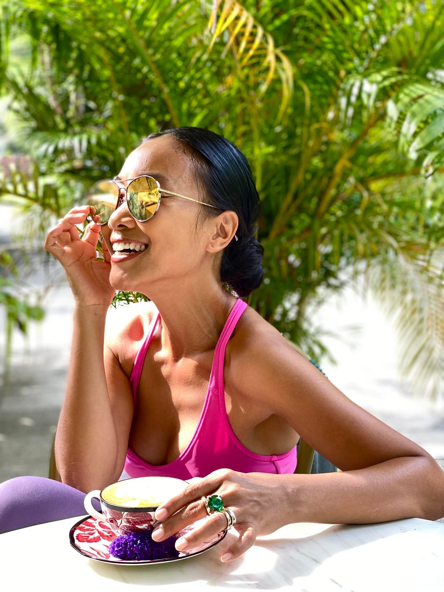 Hôm qua sao làm gì (20/5) - Ảnh 7