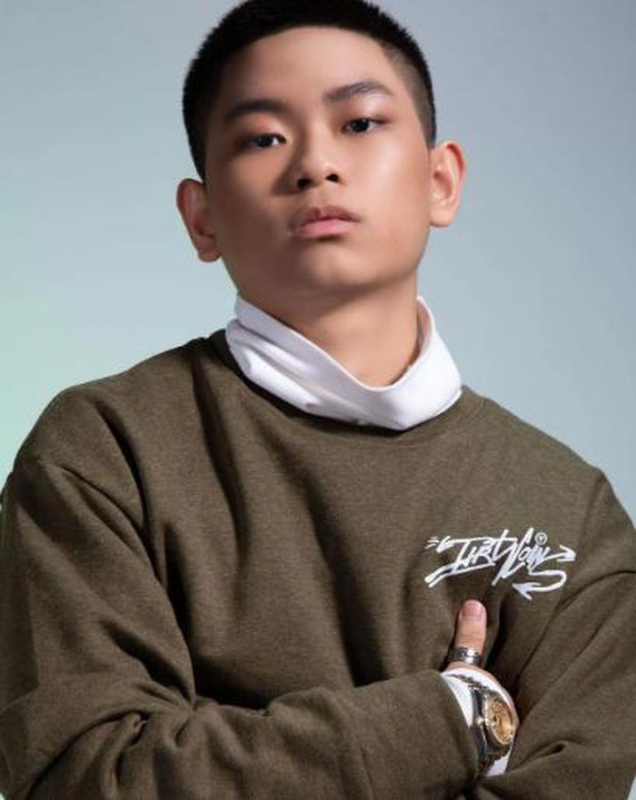 Ngọc Trinh bị bóc phốt vụ mua 11 ha đất, fanboy số 1 