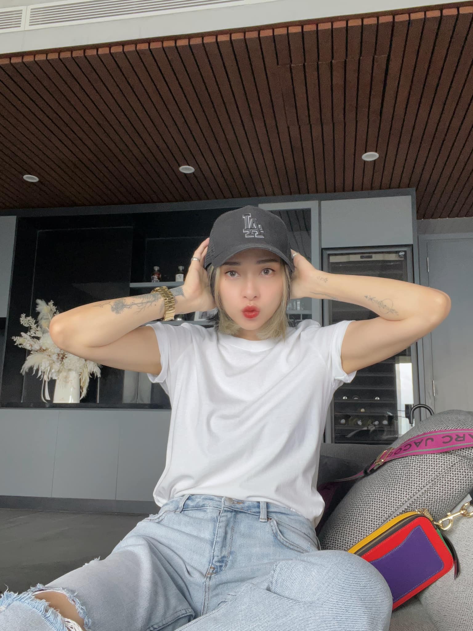 Hôm qua sao làm gì (21/5) - Ảnh 4