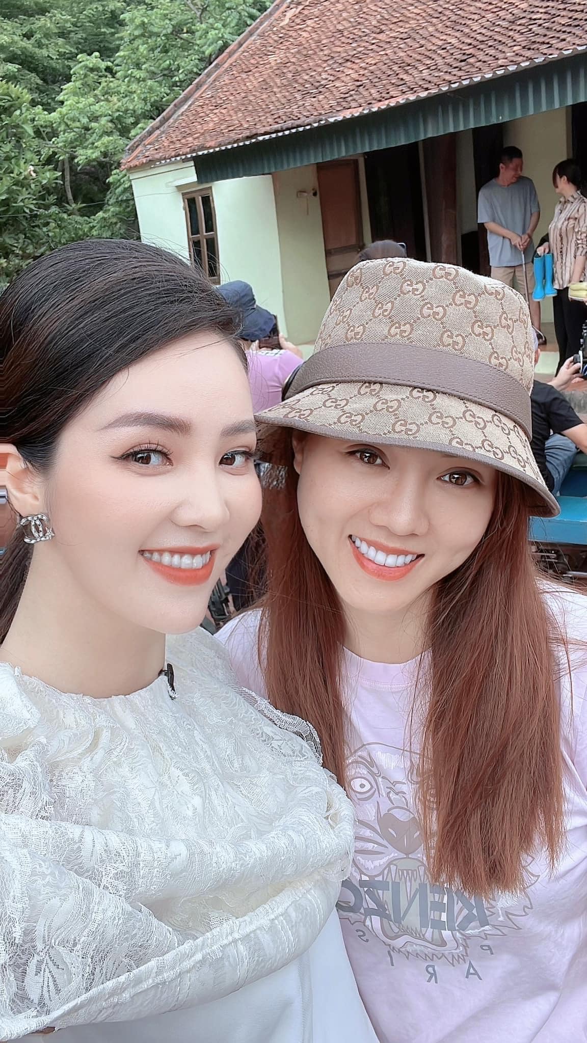 Bà xã Công Lý nhận xét Á hậu Thụy Vân: Rất thật thà, tan làm là mau về với gia đình - Ảnh 6