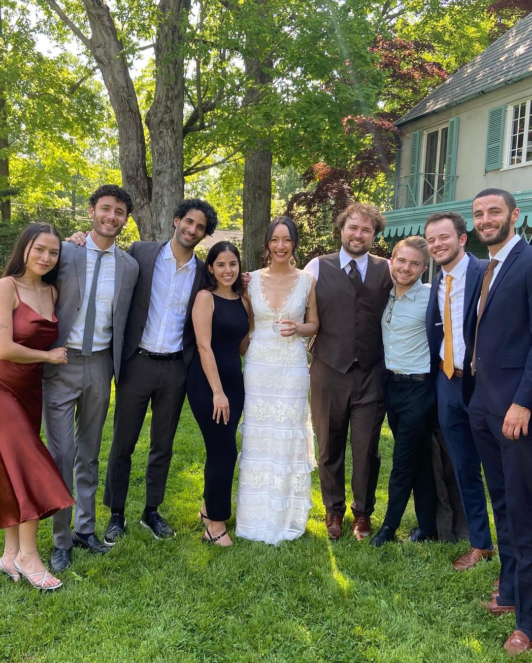 Con gái cả diva Mỹ Linh tung loạt ảnh cưới ngọt ngào bên chồng Tây - Ảnh 1