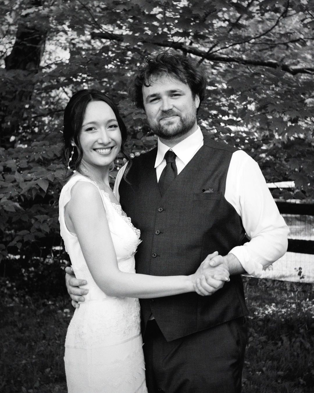 Con gái cả diva Mỹ Linh tung loạt ảnh cưới ngọt ngào bên chồng Tây - Ảnh 2