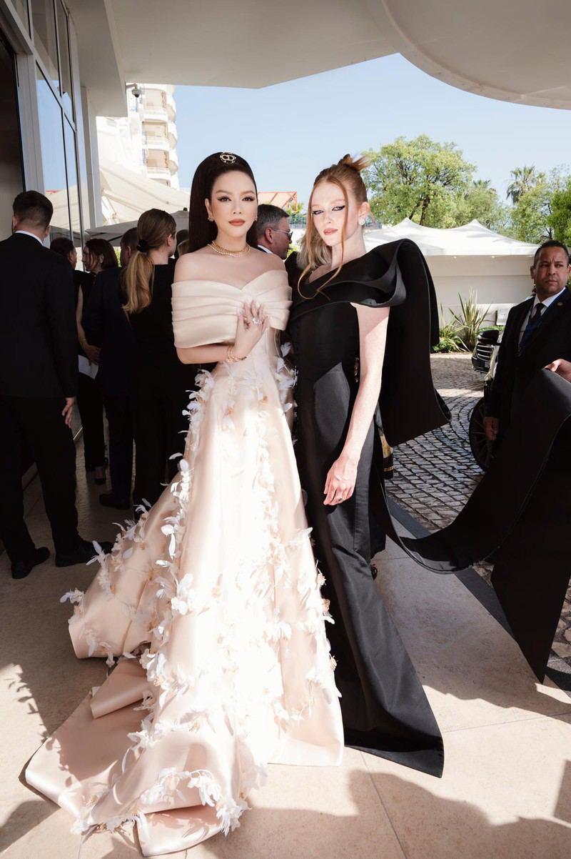 Hôm qua sao làm gì (23/5) - Ảnh 6