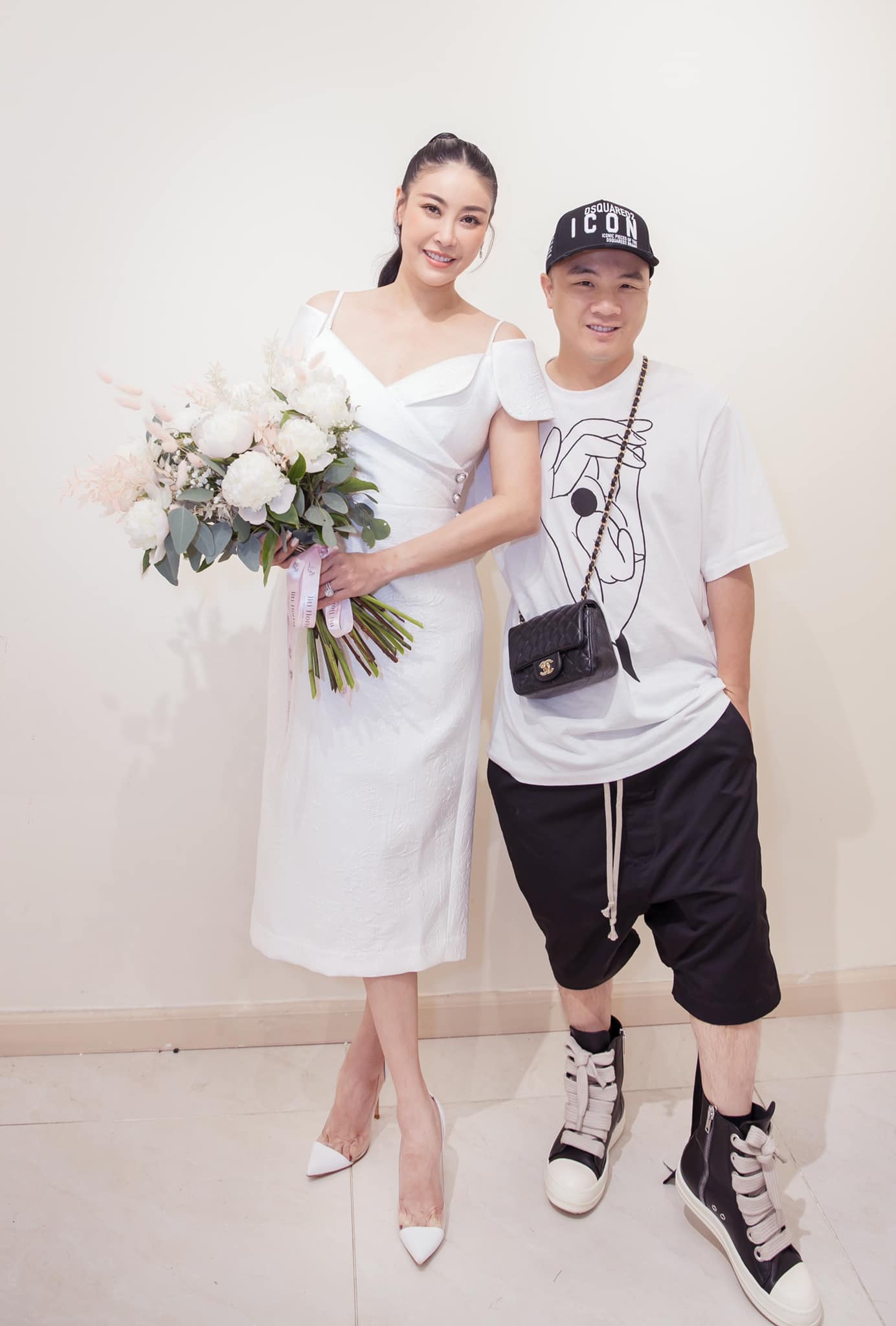 Hôm qua sao làm gì (23/5) - Ảnh 7