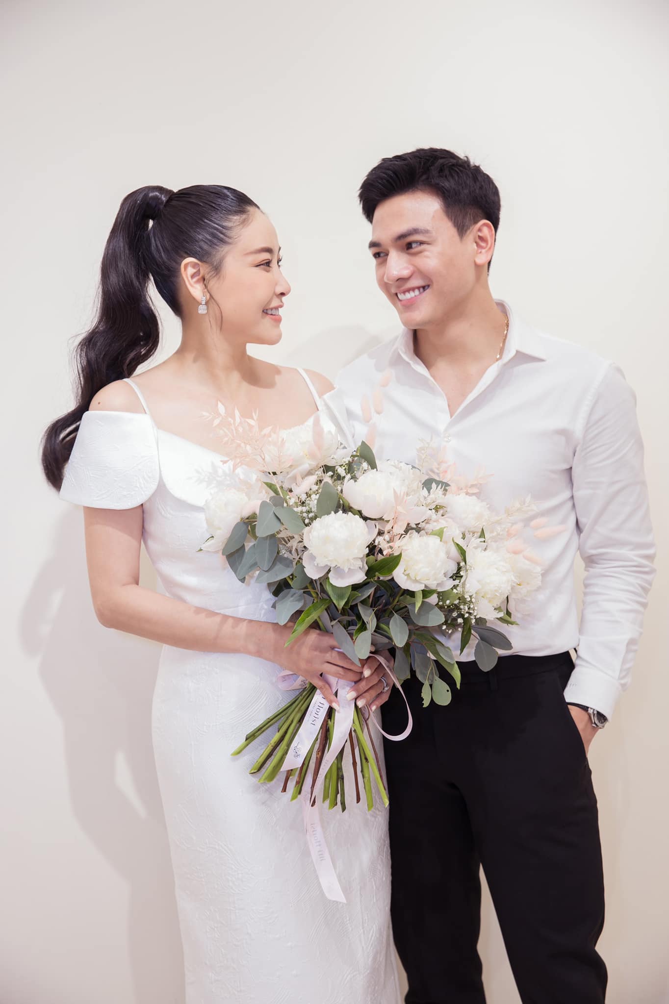 Hôm qua sao làm gì (23/5) - Ảnh 8