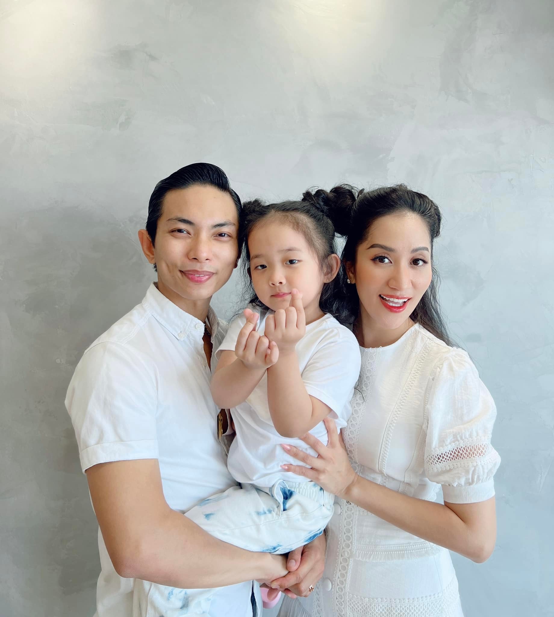 Hôm qua sao làm gì (24/5) - Ảnh 3