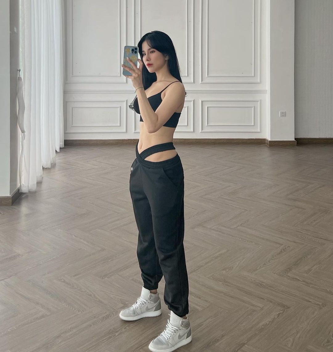 Hôm qua sao làm gì (26/5) - Ảnh 5