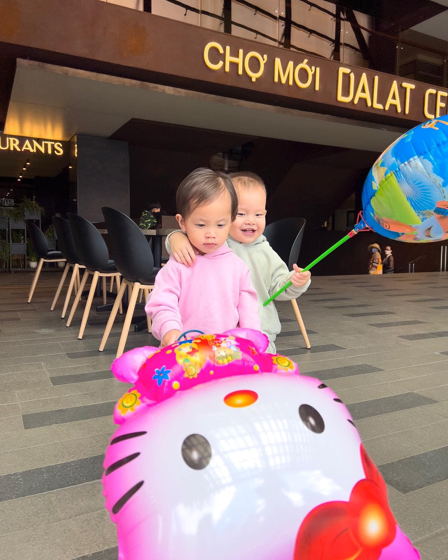 Hôm qua sao làm gì (28/5): - Ảnh 6