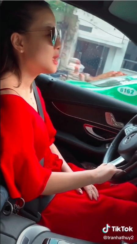 Bất ngờ trước giọng hát của Thủy Bi - nữ ca sĩ làm mẹ đơn thân hot nhất MXH gần đây - Ảnh 4