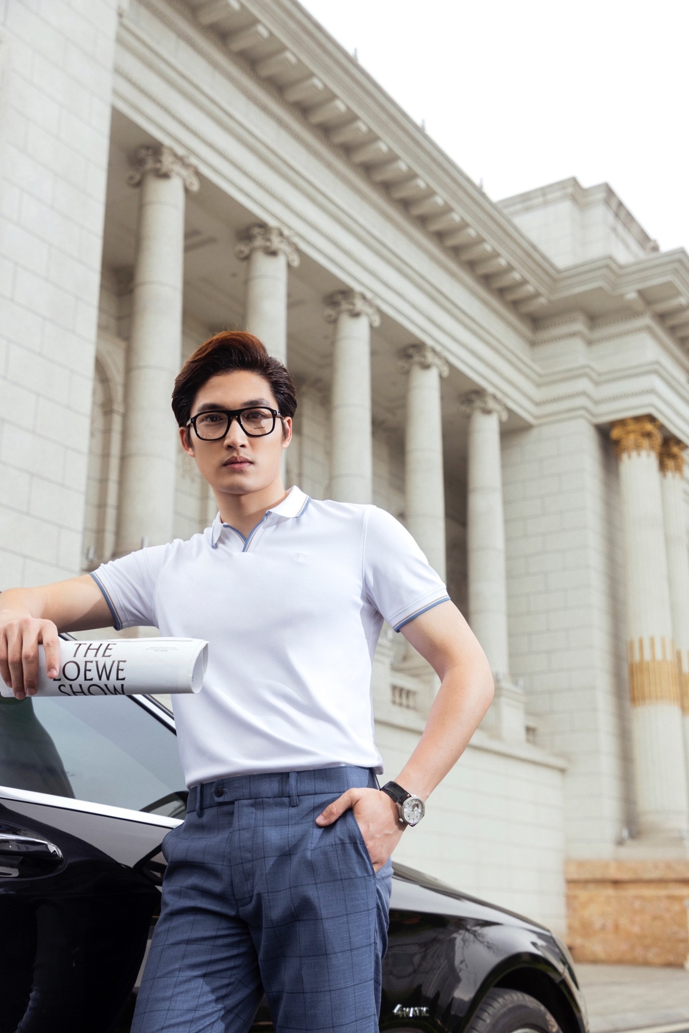 Hậu chia tay Hương Giang, Đình Tú phải giải thích khi đăng ảnh nắm tay người giấu mặt - Ảnh 1