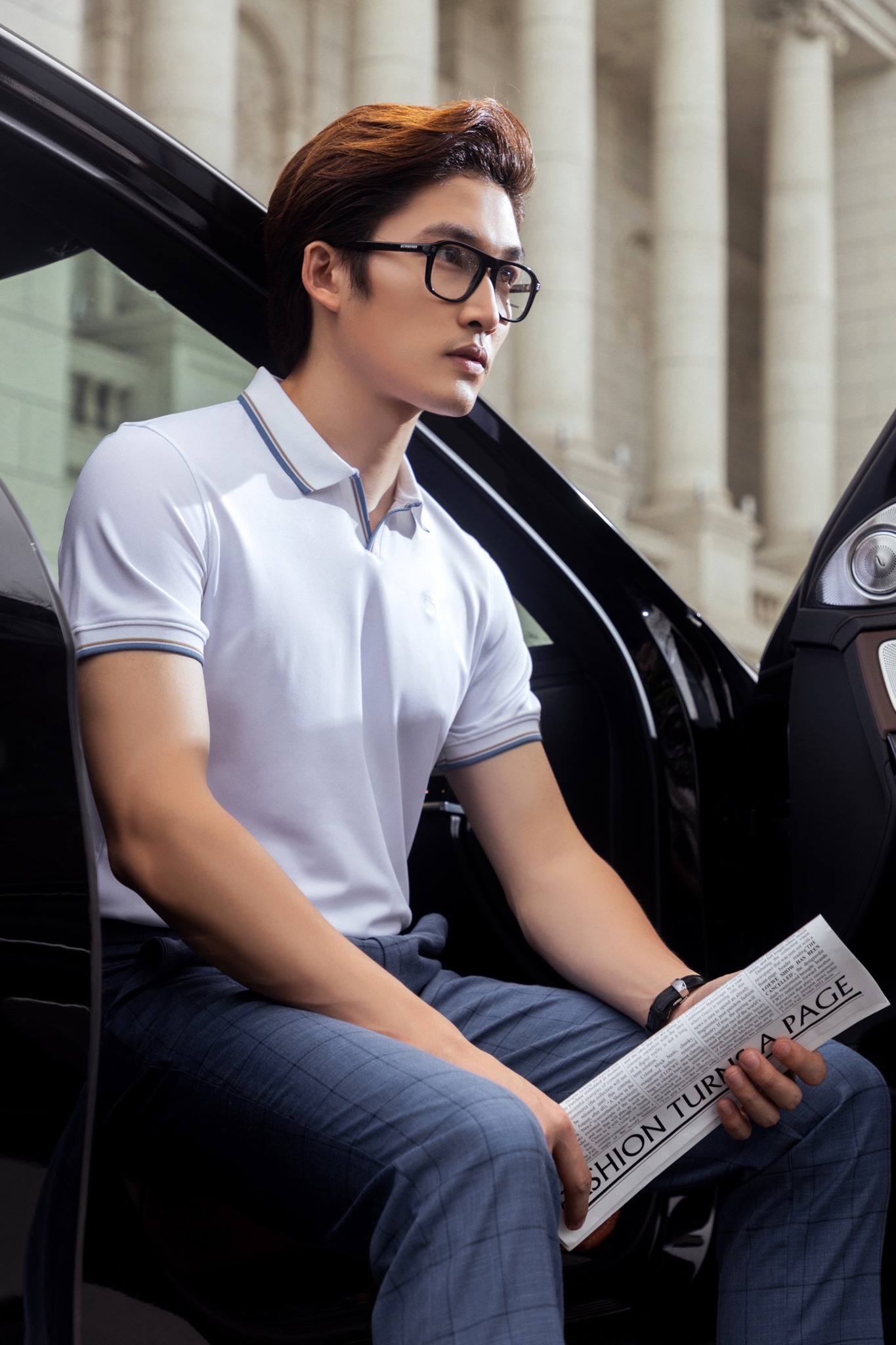 Hậu chia tay Hương Giang, Đình Tú phải giải thích khi đăng ảnh nắm tay người giấu mặt - Ảnh 2