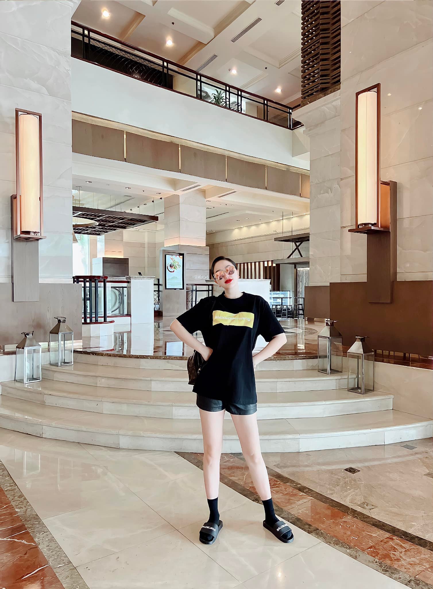 Hôm qua sao làm gì (30/5): - Ảnh 1