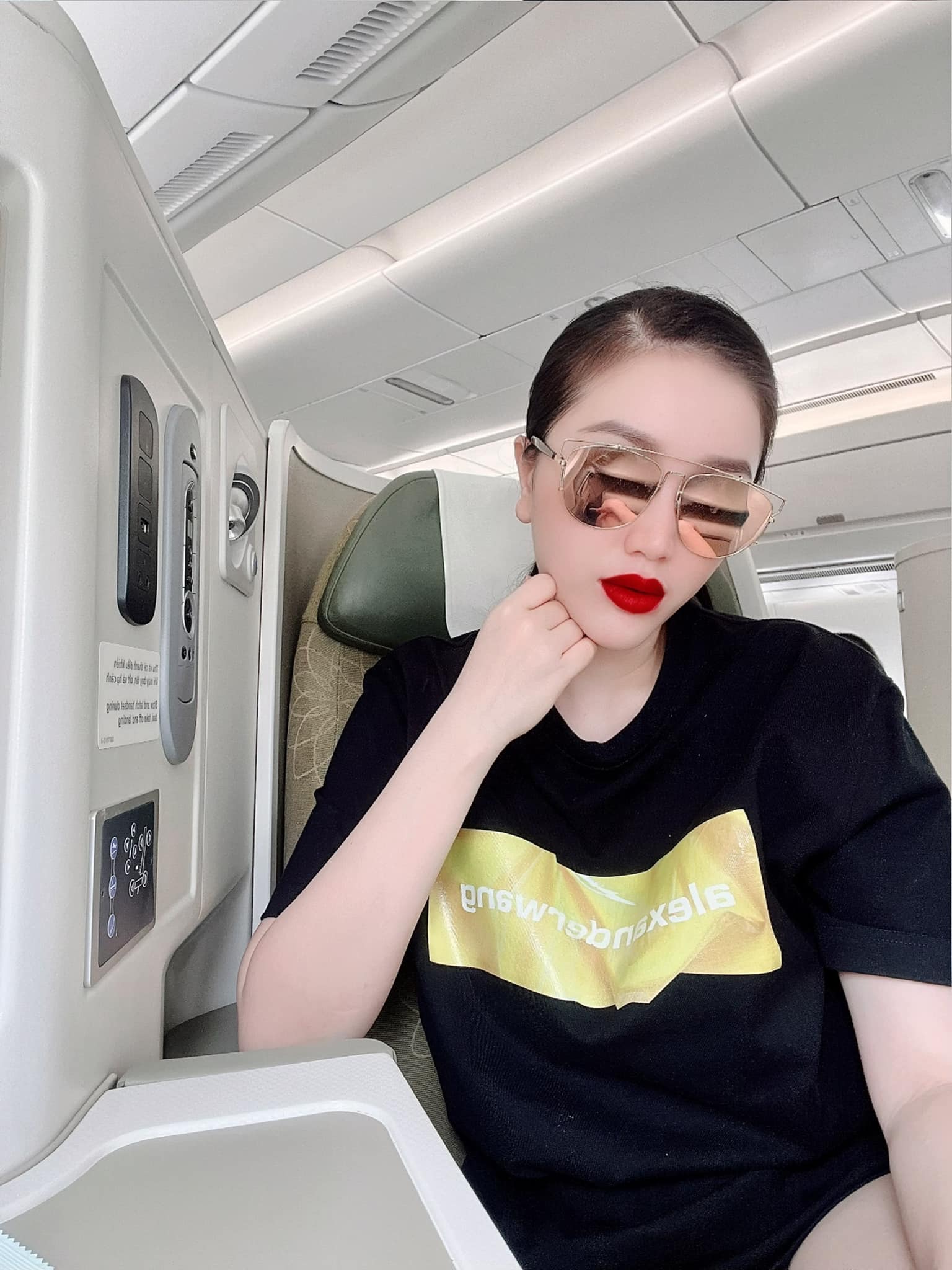 Hôm qua sao làm gì (30/5): - Ảnh 3