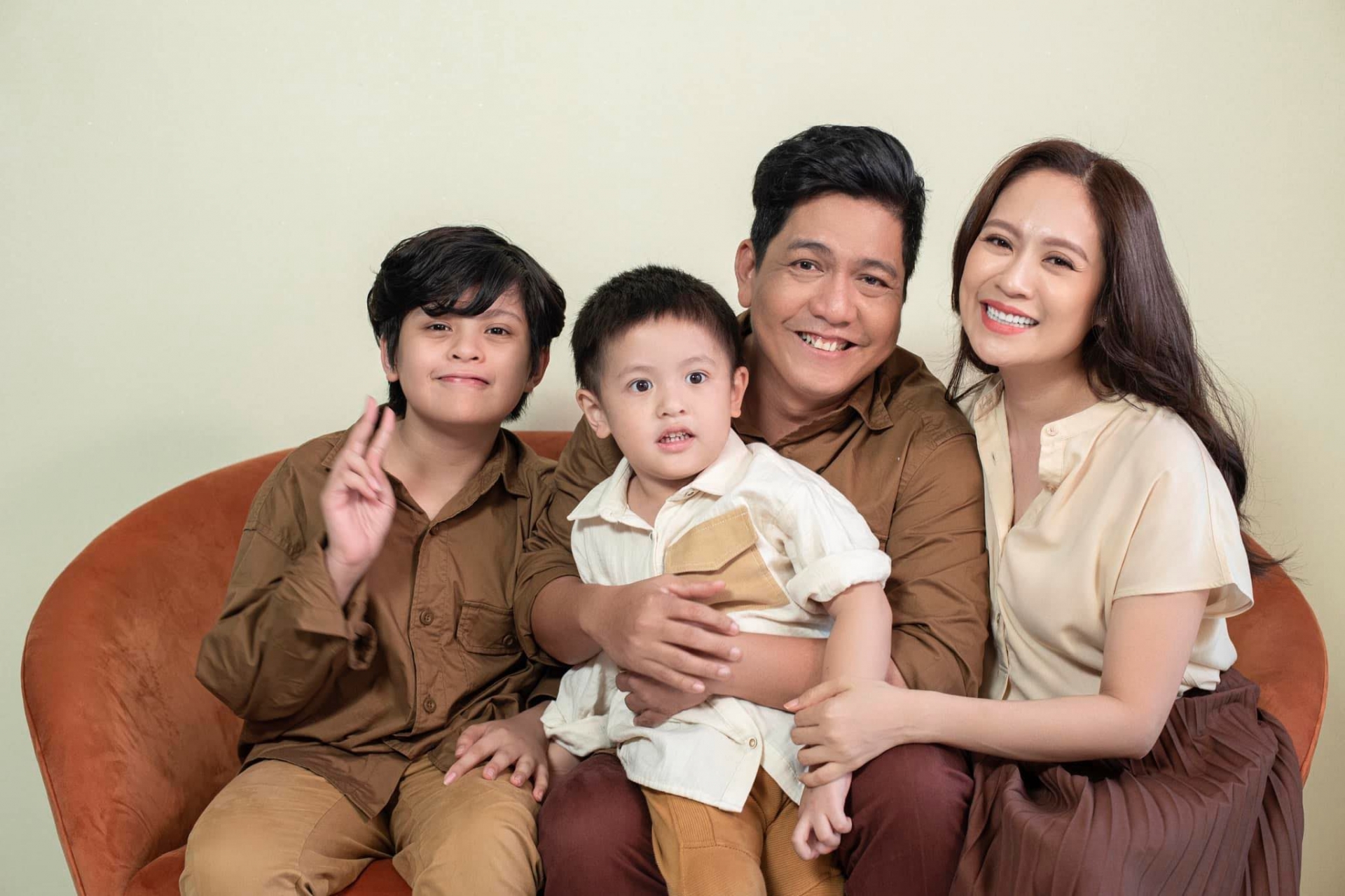 Đức Thịnh mắmg vợ: 