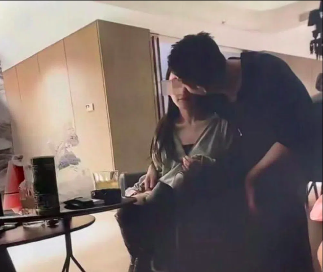 Chồng cũ Từ Hy Viên liên tục bị tung ảnh ngoại tình, cáo buộc đánh vợ cũ - Ảnh 1