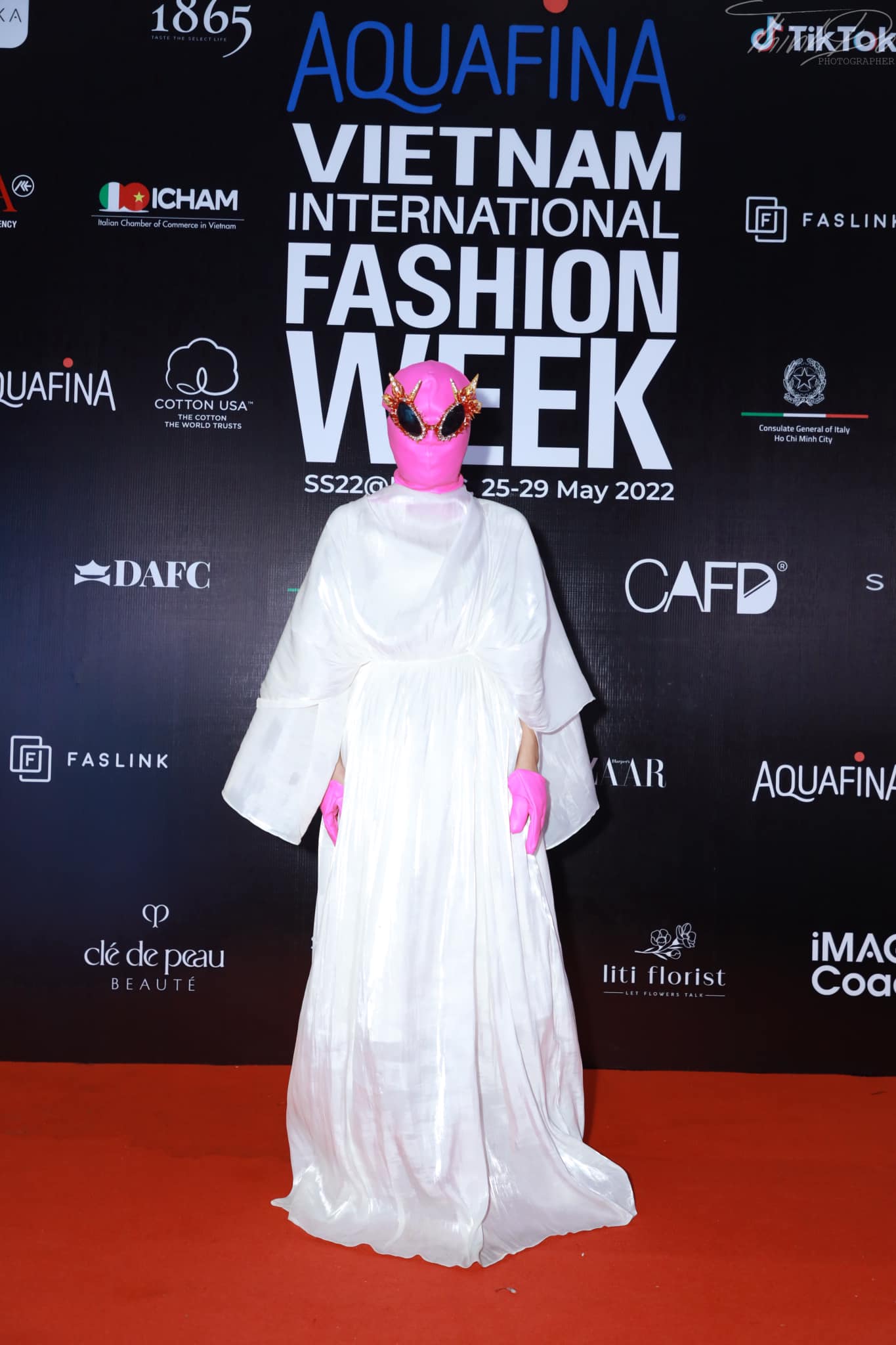 Phạm Thoại là ai? 