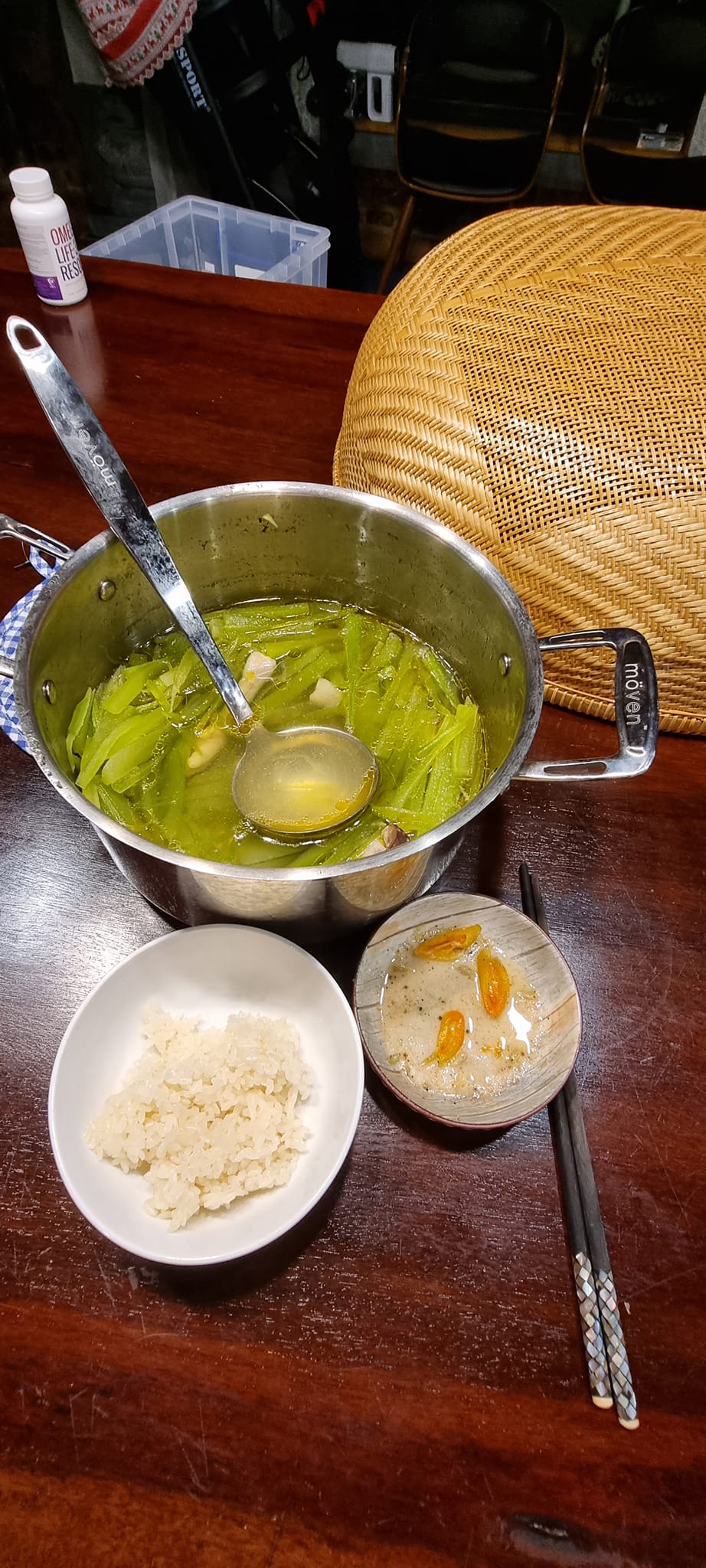 Đi diễn vất vả, NSƯT Xuân Bắc vui mừng vì được ăn cơm canh nguội vợ nấu - Ảnh 1