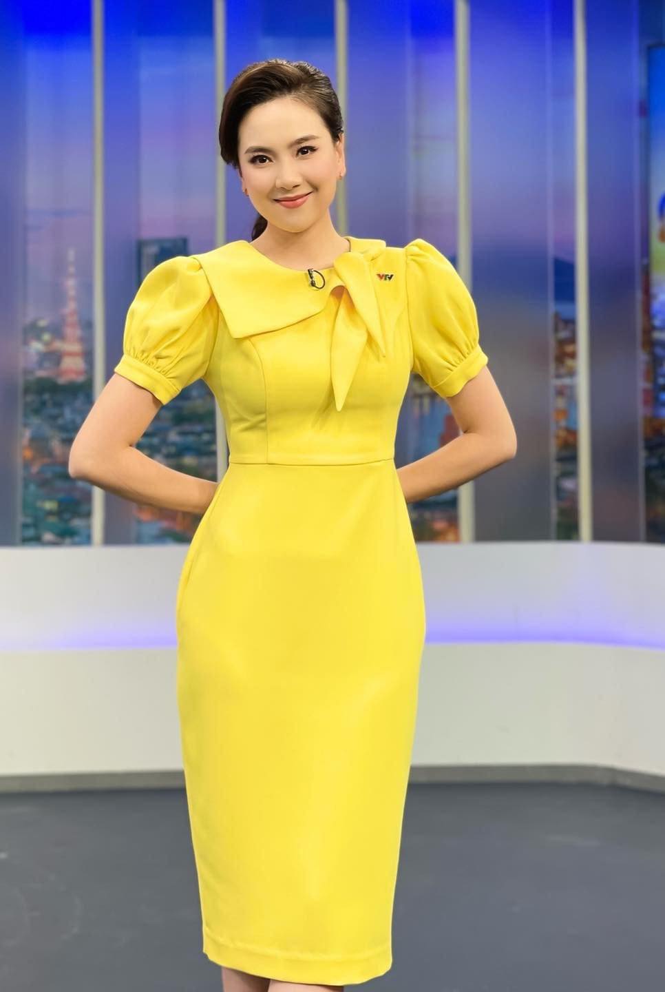 MC Mai Ngọc: 300 ngày đi làm là 300 chiếc váy, kiểu tóc thay đổi hằng ngày, make up từ trưa đến tối - Ảnh 6