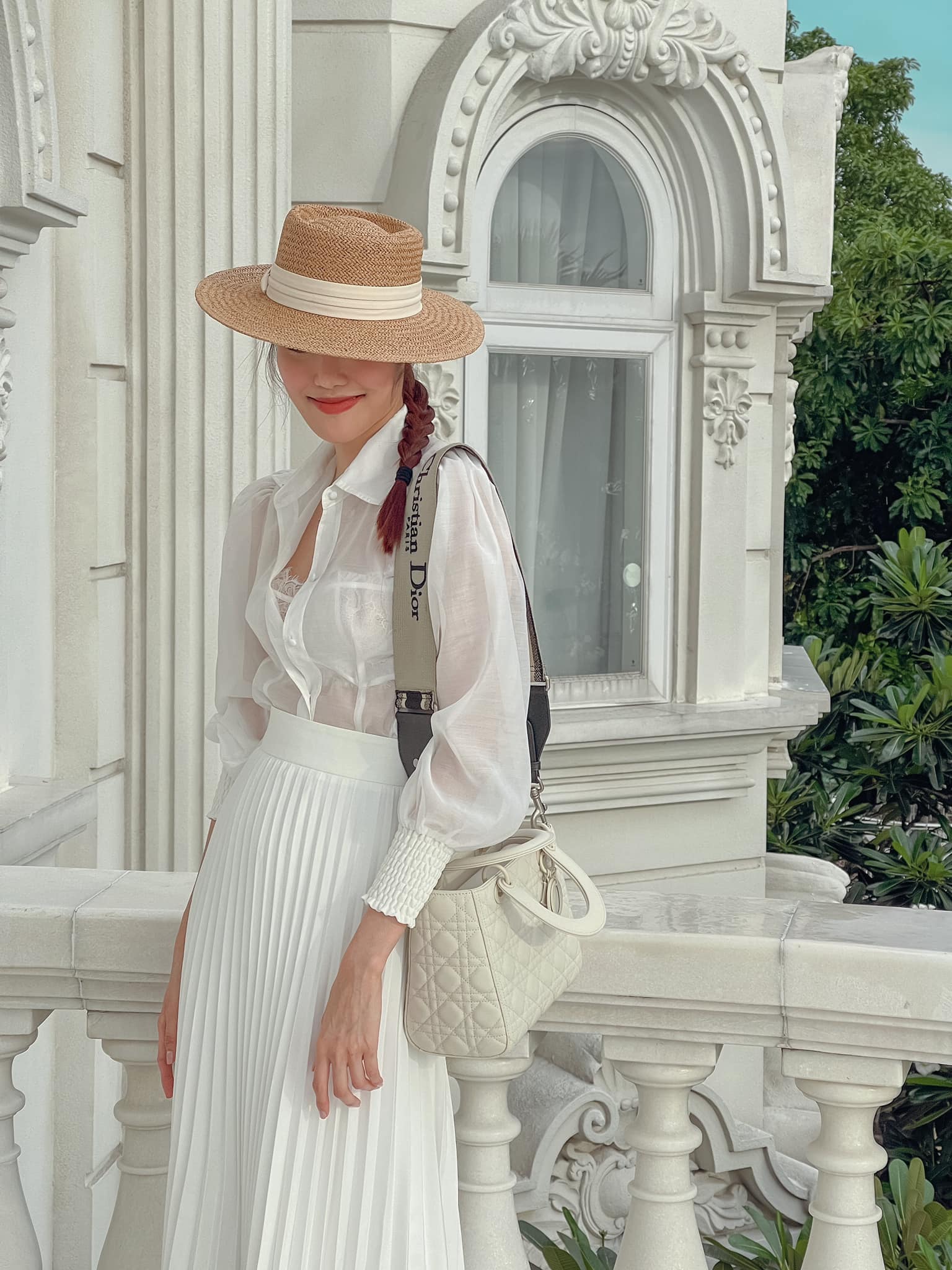 Hôm qua sao làm gì (4/6): Jun Vũ tung bộ ảnh nội y mừng tuổi mới - Ảnh 14