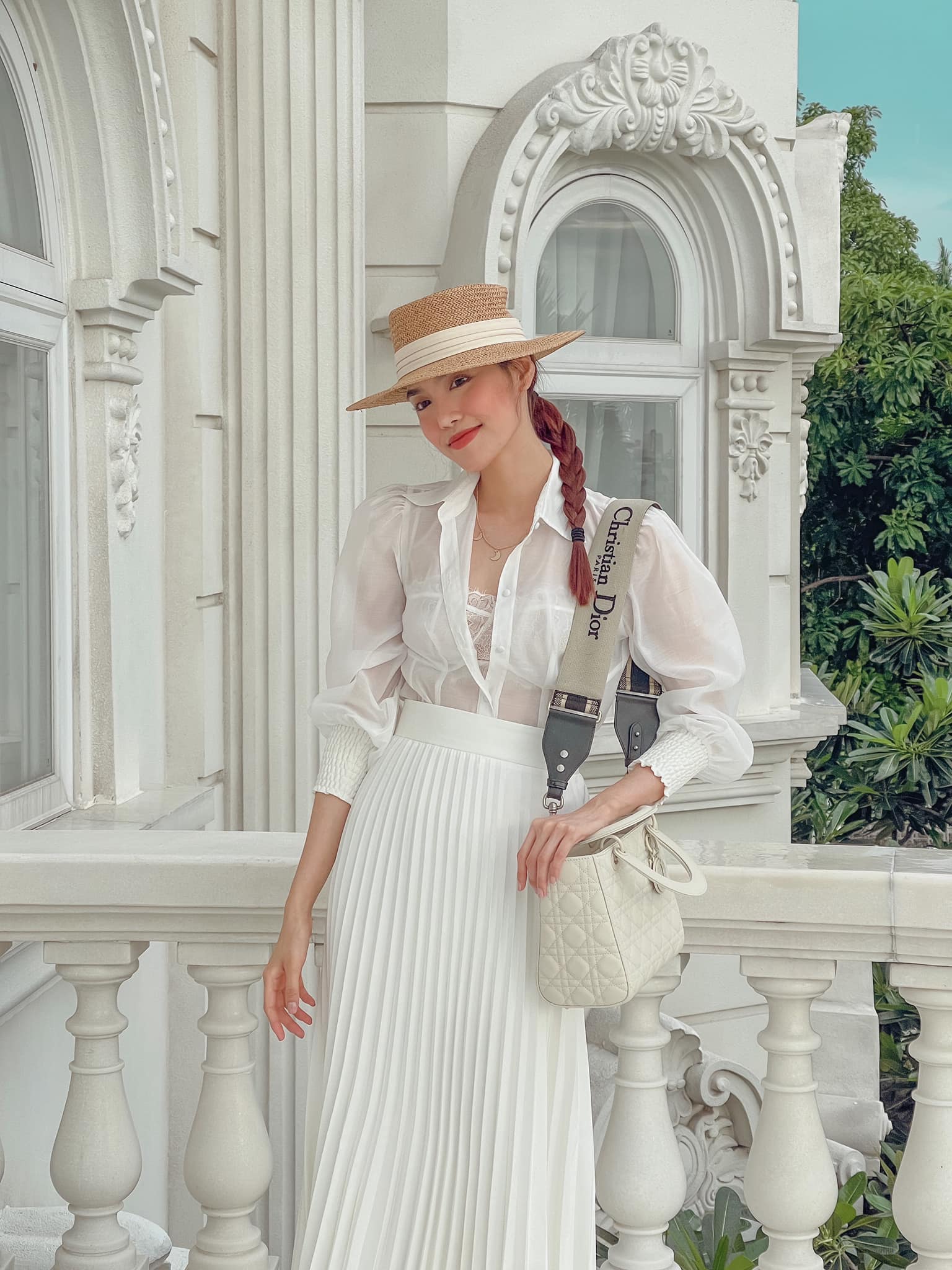 Hôm qua sao làm gì (4/6): Jun Vũ tung bộ ảnh nội y mừng tuổi mới - Ảnh 20