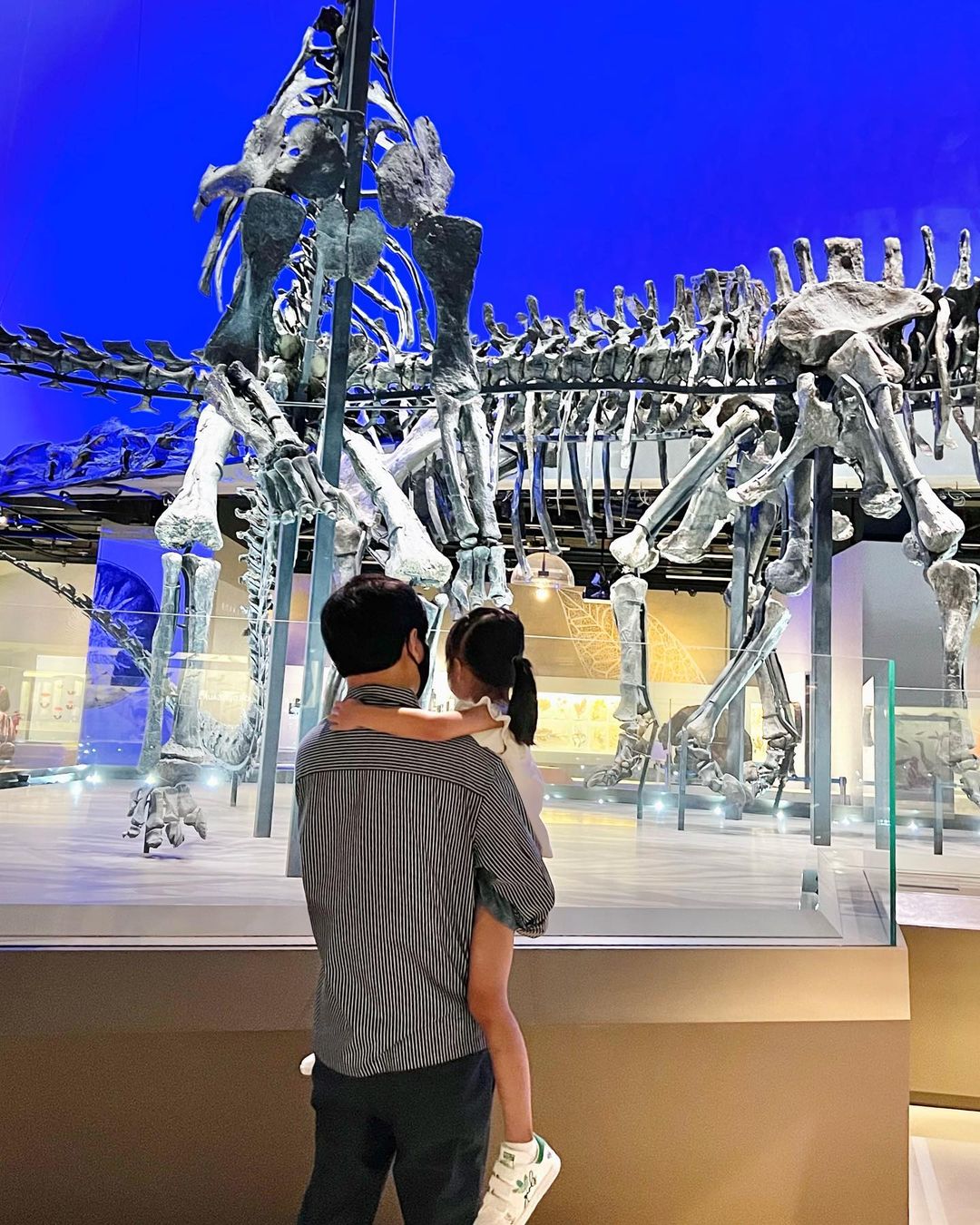 Hôm qua sao làm gì (4/6): Jun Vũ tung bộ ảnh nội y mừng tuổi mới - Ảnh 21