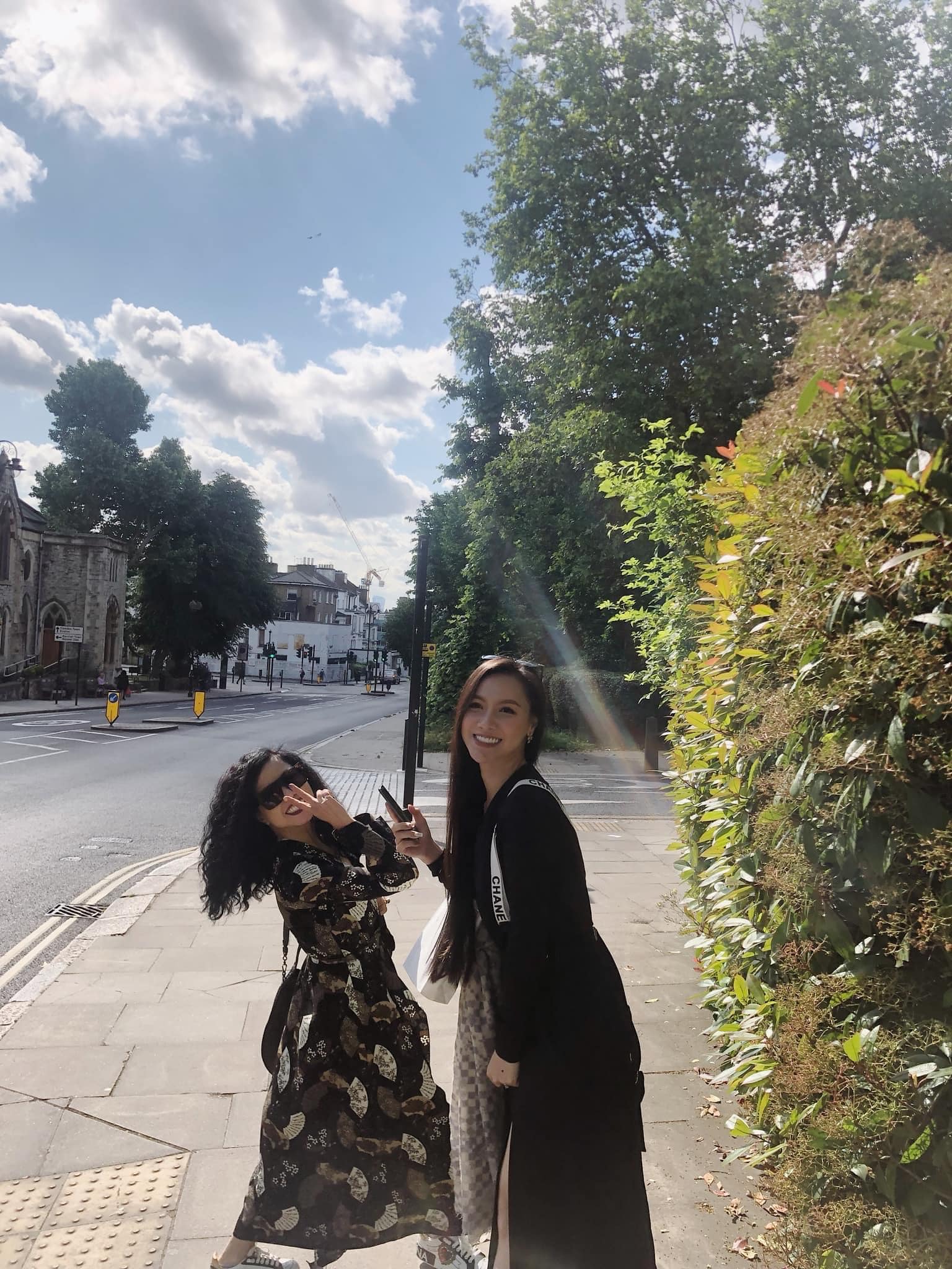 Hôm qua sao làm gì (7/6): - Ảnh 7