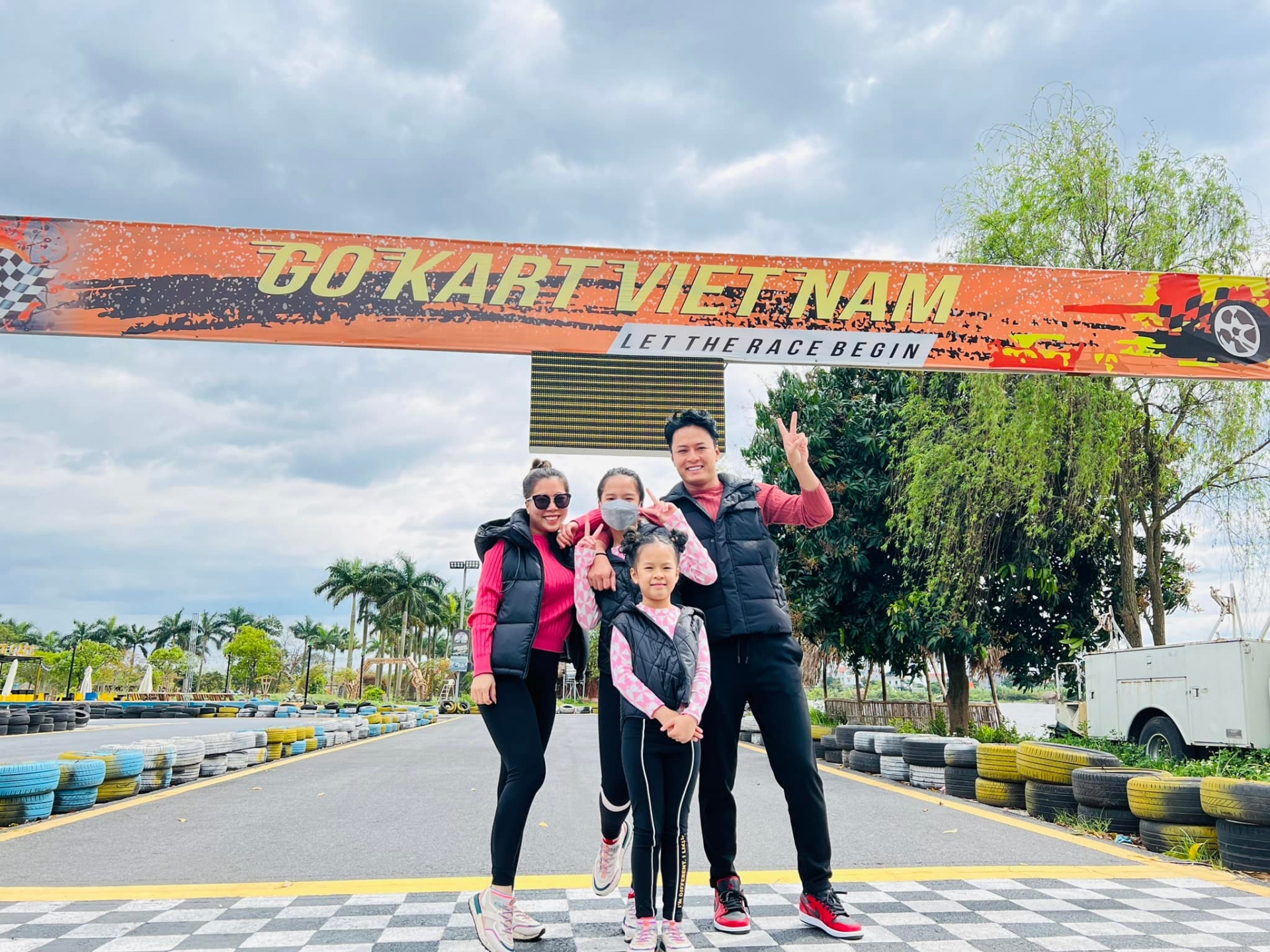 Hồng Đăng là ai? Soái ca VFC hôn nhân hạnh phúc bên vợ 