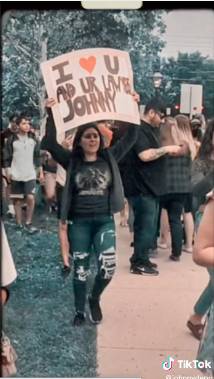 Johnny Depp lập TikTok sau khi thắng kiện, hơn 6 triệu follow/ngày - Ảnh 4