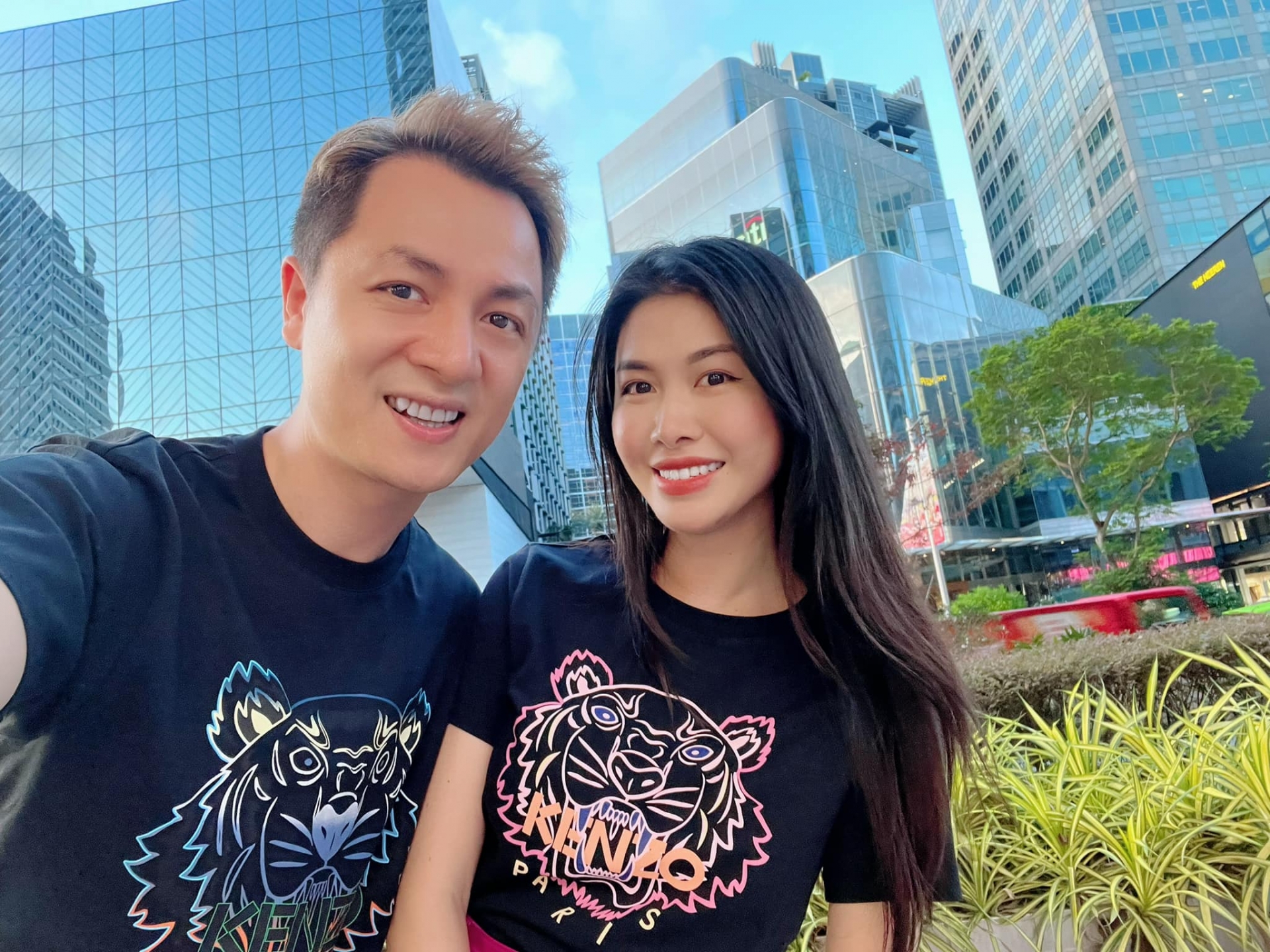 Vợ chồng Đăng Khôi đưa mẹ sang Singapore chữa bệnh, mỗi lần tốn 1 căn chung cư - Ảnh 4