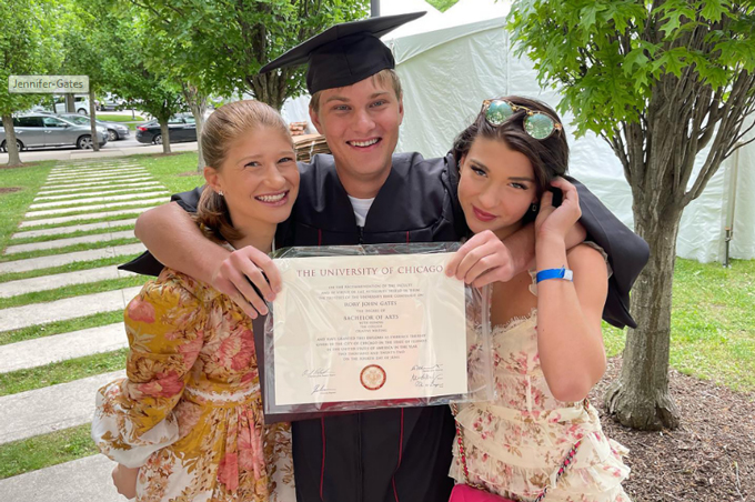 Con trai duy nhất của tỷ phú Bill Gates tốt nghiệp đại học - Ảnh 2