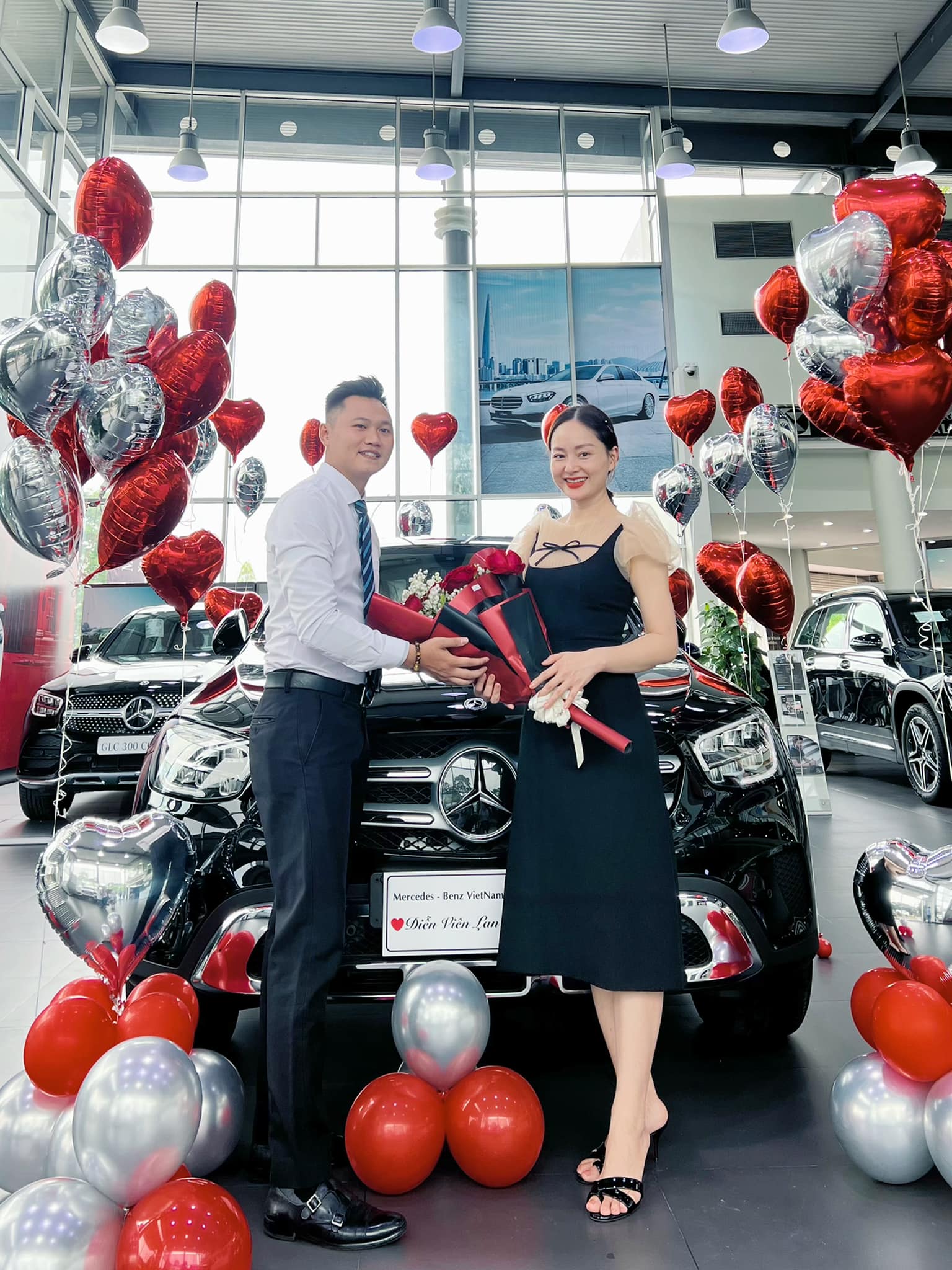 Lan Phương tậu xe hơi Mercedes tiền tỷ vì chồng 