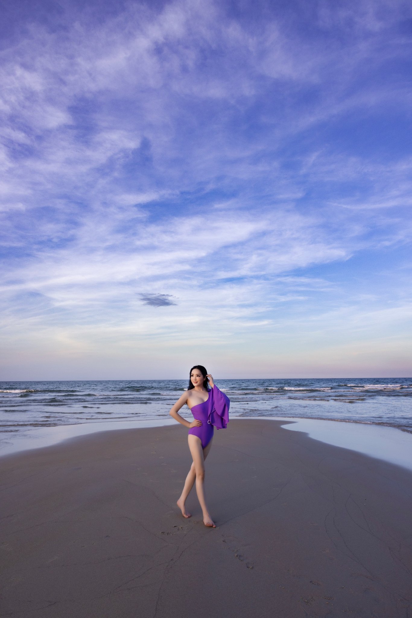 Hoa hậu Đền Hùng Giáng My 51 tuổi vẫn tự tin khoe dáng quyến rũ với áo tắm - Ảnh 6