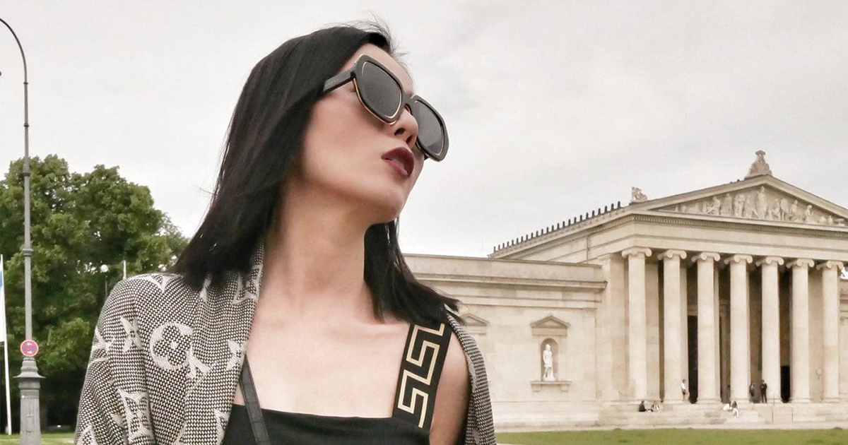 Lệ Quyên diện "full set" vẫn bị coi thường khi mua đồ hiệu ở Pháp