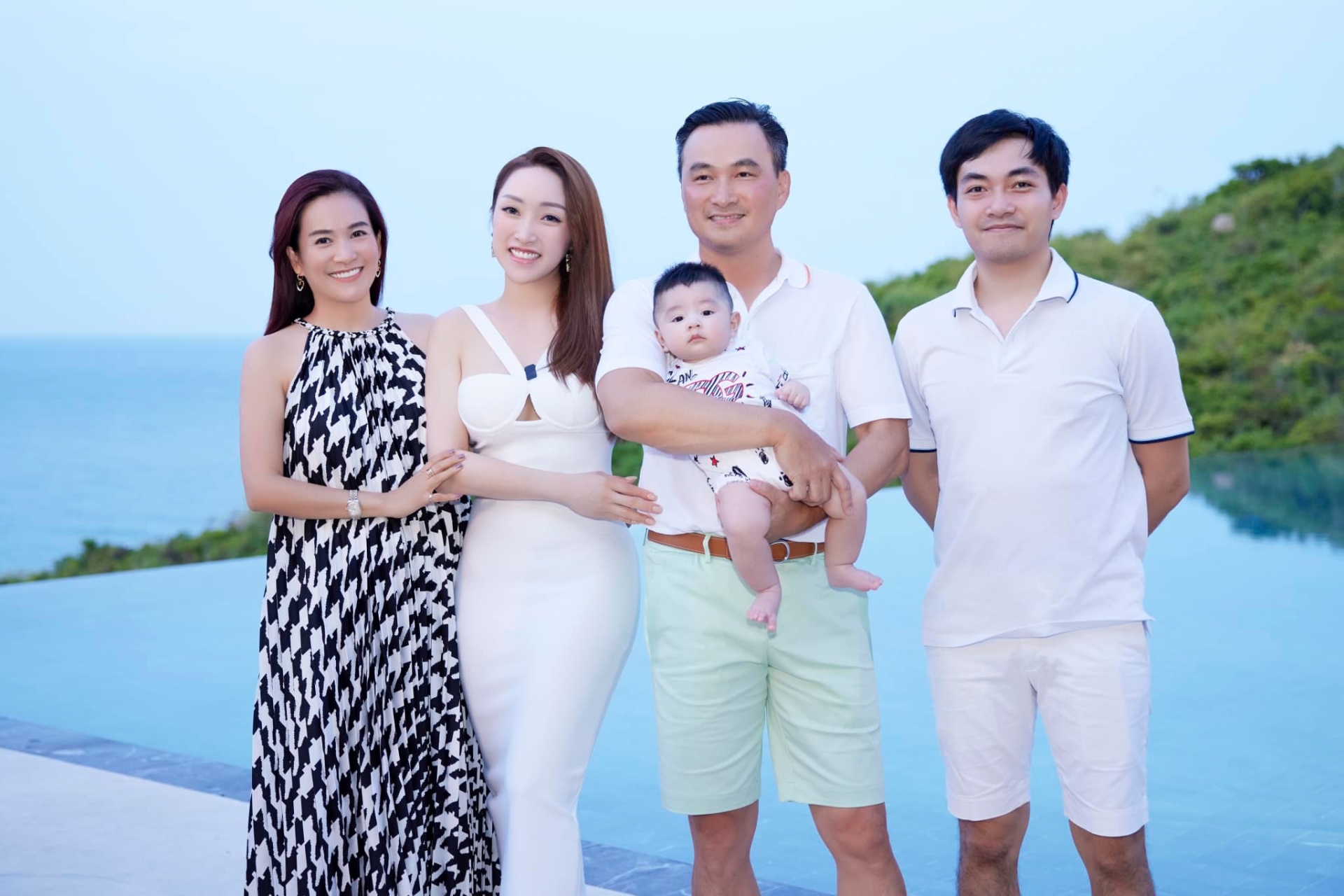 Chi Bảo tổ chức tiệc sinh nhật lung linh, lãng mạn cho vợ kém 16 tuổi - Ảnh 11