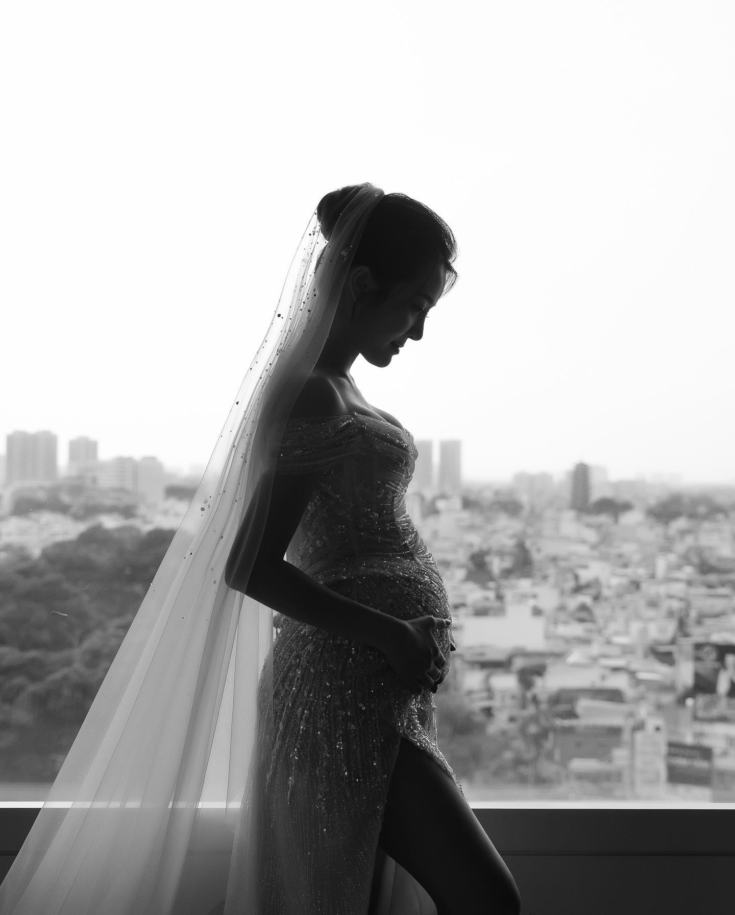 Karen Nguyễn công khai ảnh bụng bầu to vượt mặt trong ngày cưới - Ảnh 3