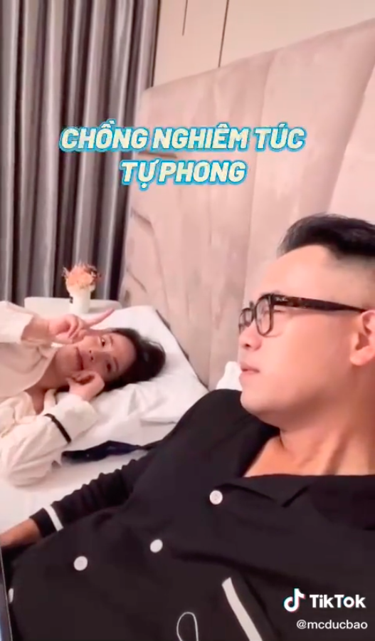 MC Đức Bảo hé lộ cuộc sống khi lấy vợ cùng ngành: Luôn bị theo dõi từ xa vì 